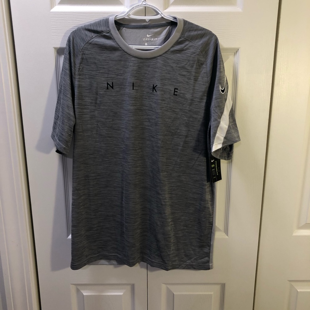 Nike soccer jersey. Size XL, NWT
